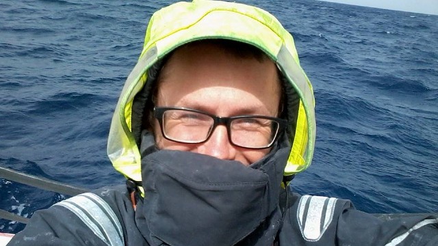 Szymon Kuczyński na jachcie Atlantic Puffin wpłynął w sobotę do mariny w Las Palmas na Gran Canarii kończąc swój samotny rejs dookoła świata. Przepłynął ponad 28,5 tys. mil.