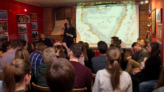 Projekt Doktor to nowy pomysł Duszpasterstwa Akademickiego W Sercu u szczecińskich chrystusowców. To cykl spotkań studentów medycyny, który ma uwrażliwiać młodych na pacjenta i drugiego człowieka.