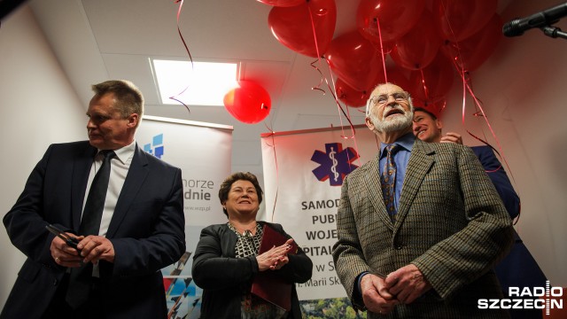 Nowoczesne sale dla chorych i pracownie dla personelu oraz sprzęt najwyższej jakości - tak wygląda teraz oddział kardiologii dla dorosłych w Szpitalu Wojewódzkim przy ul. Arkońskiej w Szczecinie. We wtorek odbyło się otwarcie zmodernizowanych oddziałów. Remont trwał rok.