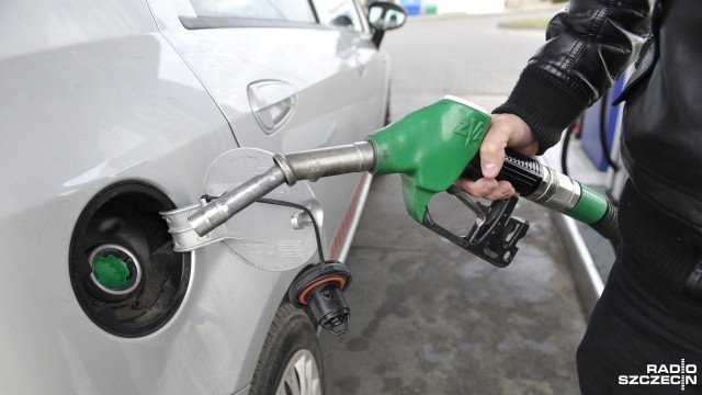 Kończy się dobry czas dla kierowców. Ceny benzyny poszły w górę. Na stacjach znowu, nawet za 95, trzeba płacić ponad cztery złote.