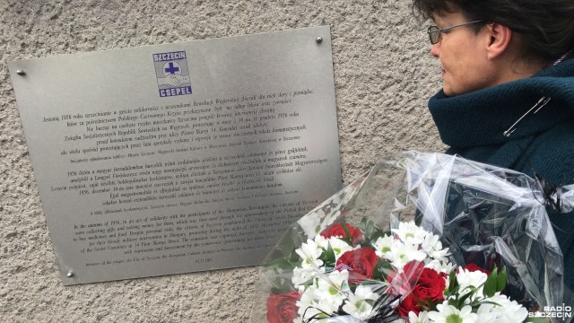 60 lat temu szczecinianie pomagali uczestnikom Rewolucji Węgierskiej z 1956 roku, a niewiele osób teraz pamięta, że w trakcie ulicznych zamieszek w mieście manifestanci wdarli się do szczecińskiego konsulatu Związku Radzieckiego przy ulicy Piotra Skargi.