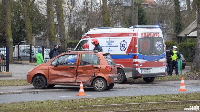 Na skrzyżowaniu alei Wojska Polskiego z ulicą Traugutta w Szczecinie doszło do wypadku.