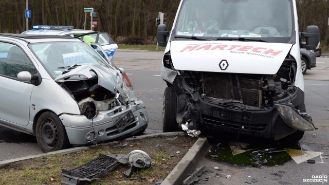 Po godzinie 10 na skrzyżowaniu alei Wojska Polskiego z ulicą Szafera doszło do wypadku.