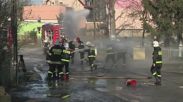 Bitwę na wodę stoczyli strażacy z Przelewic. W szranki stanęły panie z Kobiecej Drużyny Pożarniczej i ich koledzy strażacy.
