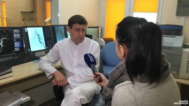 Innowacyjną terapię dla pacjentów chorych na nowotwór wątroby wdrożyli lekarze ze szpitala na szczecińskich Pomorzanach. Specjaliści podają chemioterapię domiejscowo. Dzięki temu można przyhamować rozwój choroby i wydłużyć życie pacjenta. Leki podano w ten sposób kilkunastu chorym.
