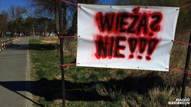 60-metrowa budowla miałaby powstać w pobliżu osiedli domów jednorodzinnych i pensjonatów. Mieszkańcy Wrzosowa protestują.