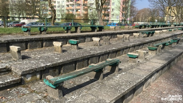 Budowę boisk do piłki ręcznej i siatkówki plażowej oraz przebudowę tego do koszykówki i trybun zakłada warta ok. miliona złotych inwestycja na szczecińskim Prawobrzeżu. Urząd miasta szuka wykonawcy prac w Osiedlowym Centrum Sportu i Rekreacji, które ma powstać przy ul. Rydla.