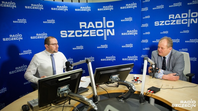 Nie doczytał ustawy, później chodzi i mówi takim różnym - tak wiceminister gospodarki morskiej Paweł Brzezicki odpowiedział w Rozmowie pod krawatem krytykom ustawy stoczniowej.