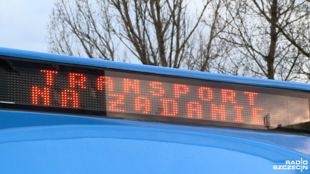 Mieszkańcy szczecińskich Podjuch mogą od poniedziałku zamawiać miejskiego busa przez telefon. Zarząd Dróg i Transportu Miejskiego uruchomił Transport na żądanie.