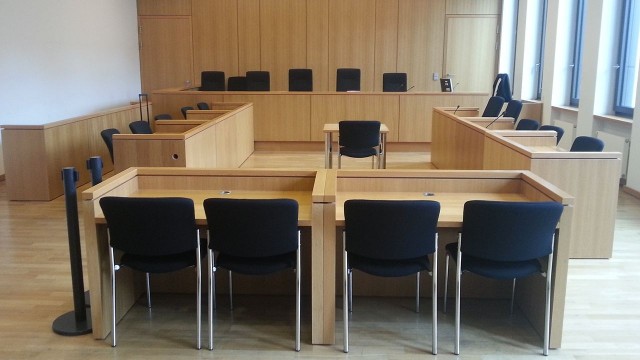 Przed sądem w Dsseldorfie ruszył proces w sprawie molestowania kobiet podczas imprez sylwestrowych w Niemczech.
