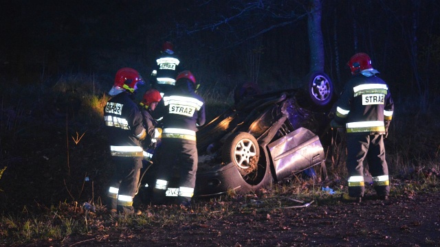 Jedna osoba została poszkodowana w wypadku na drodze powiatowej nr 147.