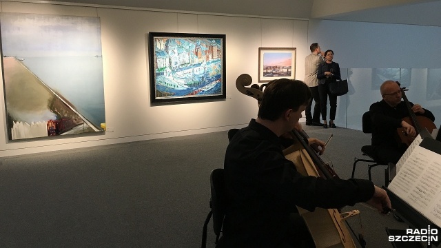 Wystawę obrazów dla i o Szczecinie od wtorku można oglądać w Galerii Poziom 4 Filharmonii.