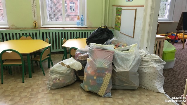 Zamiast 200 dzieci, zaledwie 10 przyszło w czwartek do przedszkola Pentliczek w Szczecinie. Część rodziców zdecydowała się nie posłać dzieci do placówki, mimo, że jest czynne normalnie.