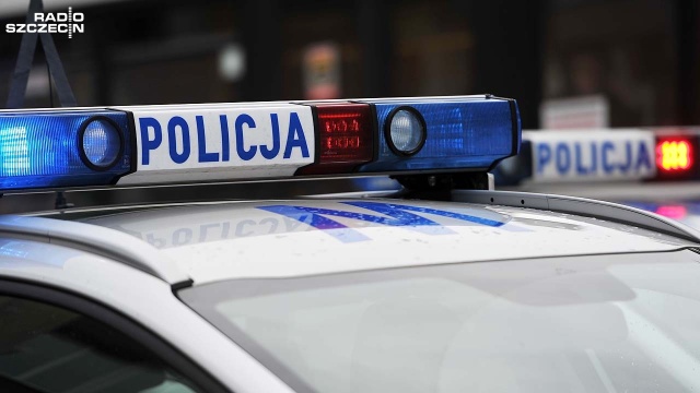 Samochód osobowy dachował na krajowej szóstce, na obwodnicy Nowogardu. Do wypadku doszło w czwartek przed godz. 6.