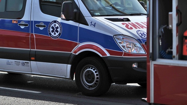 Trzy samochody zderzyły się na drodze krajowej nr 11. Do wypadku doszło w sobotę przed godz. 20 w miejscowości Tymień, na odcinku pomiędzy Koszalinem a Kołobrzegiem.