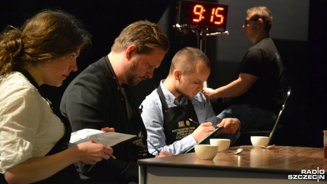 22 baristów z całego kraju, czyli osób, które zawodowo zajmują się przygotowywaniem kawy, bierze udział w Mistrzostwach Polski odbywających się w niedzielę w Kołobrzegu. Ich zadanie to parzenie kawy metodami alternatywnymi dla ekspresu.