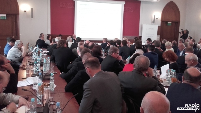 Sytuacja przemysłu stoczniowego w regionie jest zła. W tym roku w Zachodniopomorskiem nie powstanie żaden w pełni wykończony statek - takie dane zaprezentowali w Szczecinie przedstawiciele rządu podczas wyjazdowego posiedzenia sejmowej Komisji Gospodarki Morskiej.