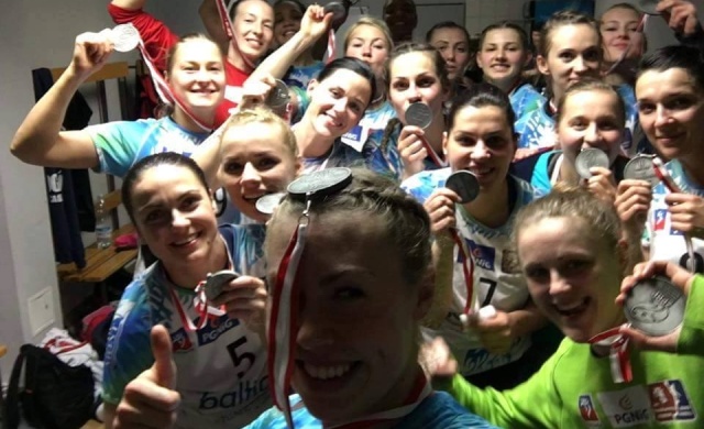Piłkarki ręczne Pogoni Baltica Szczecin razem z kibicami będą świętować tytuł wicemistrza Polski. Piknik sportowy z udziałem szczypiornistek odbędzie w środę w hali Azoty Arena.