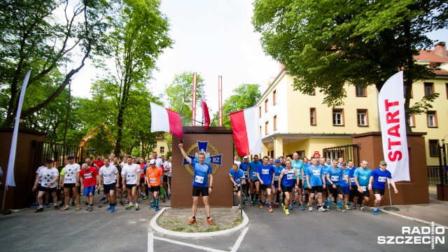 200 uczestników wzięło udział w jubileuszowym biegu z okazji 20-lecia 12 Brygady Zmechanizowanej. Mieli do przebiegnięcia 12 kilometrów.