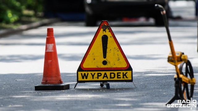 Dwie osoby zostały ranne w wypadku motocykla na drodze wojewódzkiej nr 160. Do zdarzenia doszło we wtorek po godz. 14 niedaleko miejscowości Bierzwnik w powiecie choszczeńskim.