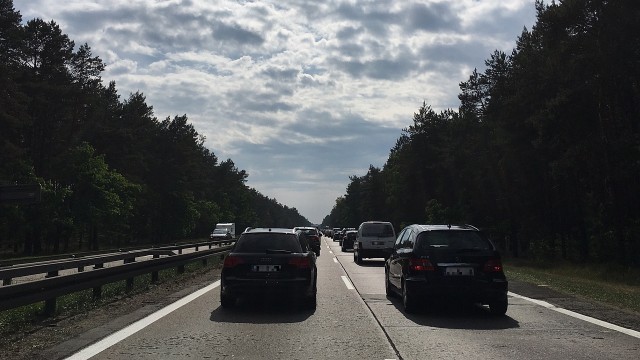 Gdy tylko rozpoczęły się powroty turystów z długiego weekendu na drogach znad morza utworzyły się korki.