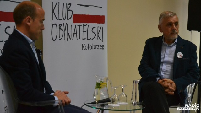 Około 70 osób wzięło udział w inauguracyjnej debacie Klubu Obywatelskiego w Kołobrzegu. Gośćmi byli poseł PO Borys Budka i były wojewoda zachodniopomorski Marek Tałasiewicz.