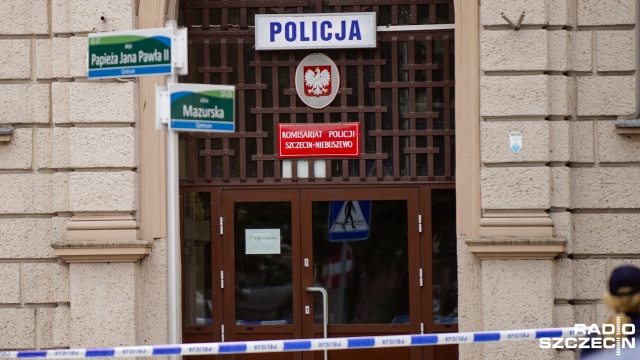 Postawił cały komisariat na nogi. Po 14 do komendy przy ul. Mazurskiej w Szczecinie wszedł mężczyzna, który w reklamówce przyniósł granat, prawdopodobnie pochodzący z czasów II wojny światowej.