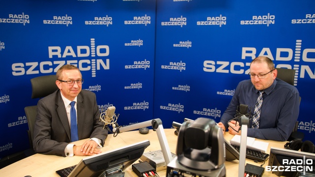 Koszt - około 180 milionów złotych, koniec budowy do 2020 roku - mówił w poniedziałek w Rozmowach pod krawatem Wojciech Olbryś, szef zespołu koordynującego powstanie nowego piłkarskiego stadionu w Szczecinie.