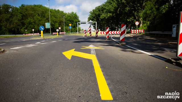 Stan uszkodzonego niedawno Mostu Cłowego pogorszył się na tyle, że miasto zdecydowało się go zamknąć. Sprawdziliśmy, jak w czwartkowy ranek wygląda sytuacja na drogach w tym rejonie.