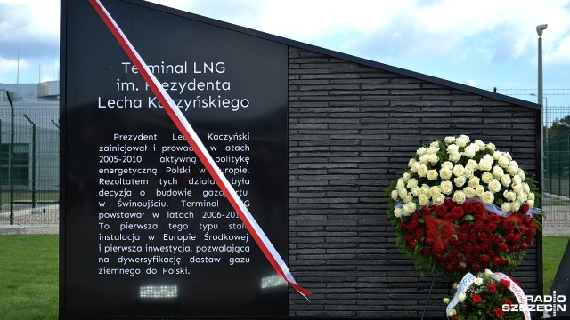 Gazoport ma swojego patrona. Terminal LNG w Świnoujściu od soboty nosi imię prezydenta Lecha Kaczyńskiego. W uroczystości wzięli udział przedstawiciele władz państwowych i samorządowych.