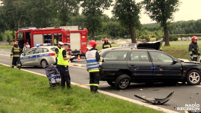 W sobotę i niedzielę na zachodniopomorskich drogach doszło do 14 wypadków. Dwie osoby zginęły, a 20 zostało rannych.