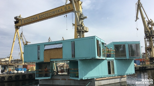 Pływający akademik powstaje w Szczecińskim Parku Przemysłowym. Budowa obiektu powoli dobiega końca.
