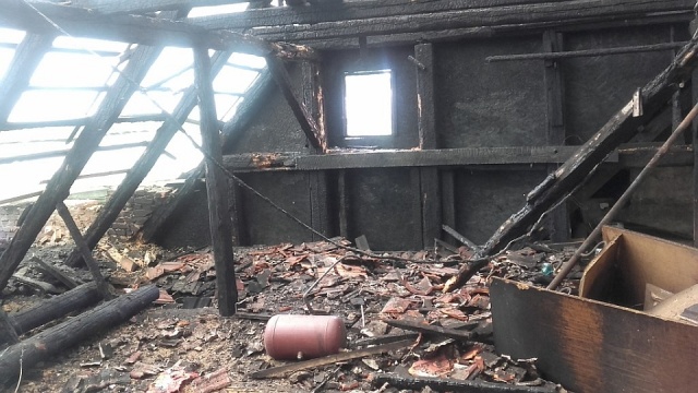 Urzędnicy z Chojny proszą o pomoc rodzinie ze Stoków, która w pożarze straciła dorobek życia. Tamtejszy ośrodek pomocy społecznej uruchomił konto, na które można przelewać pieniądze.