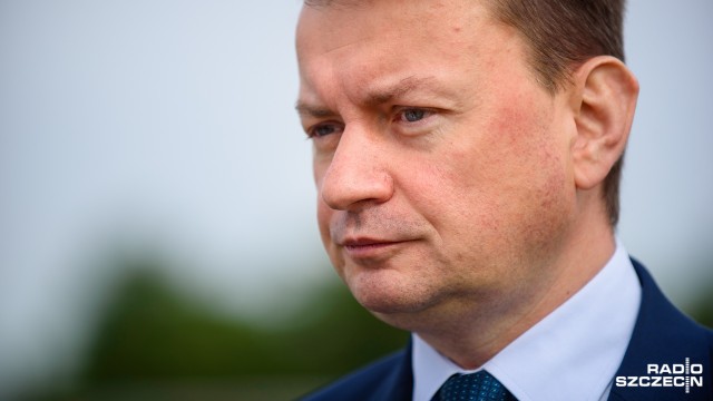 Zaostrzenie kar za fałszywe alarmy bombowe zapowiedział minister spraw wewnętrznych i administracji. Mariusz Błaszczak chce, by za takie przestępstwa sądy nie mogły karać wyrokami w zawieszeniu.