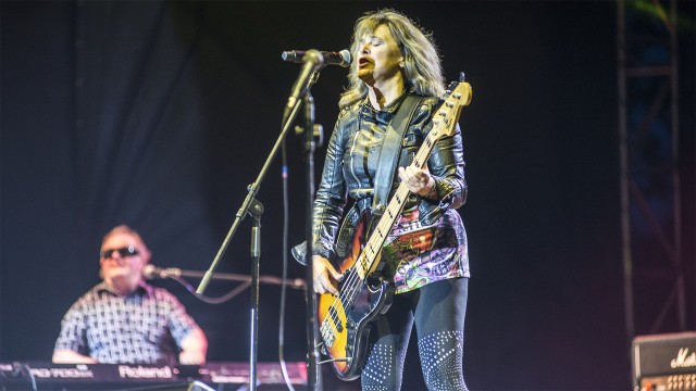 Gorący koncert Suzi Quatro, podczas którego zaśpiewała m.in swój wielki przebój Stumblin in, rozpoczął tegoroczny Festiwal Legend Rocka w Dolinie Charlotty.