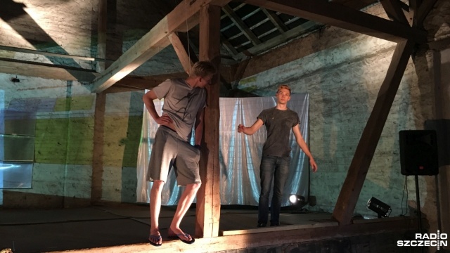 Festiwal Teatr w Stodole rozpoczął się w Nastazinie koło Maszewa. Impreza odbywa się po raz 14. Nazwa festiwalu nie jest przypadkowa, ponieważ aktorzy występują w prawdziwej stodole.