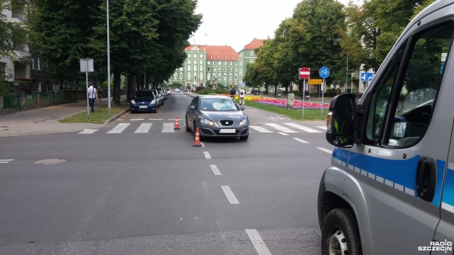 Potrącenie rowerzystki na skrzyżowaniu alei Jana Pawła II z ulicą Felczaka. Do zdarzenia doszło około godziny 13.
