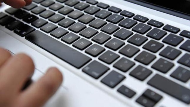 Hakerzy podający się za Pravyy Sector twierdzą, że włamali się do serwerów polskiego Ministerstwa Obrony Narodowej. Jak podaje serwis Niebezpiecznik.pl, grupa miała wykraść m.in. wewnętrzne nazwy komputerów, ich systemy operacyjne, czasy ostatnich logowań i błędnych logowań.
