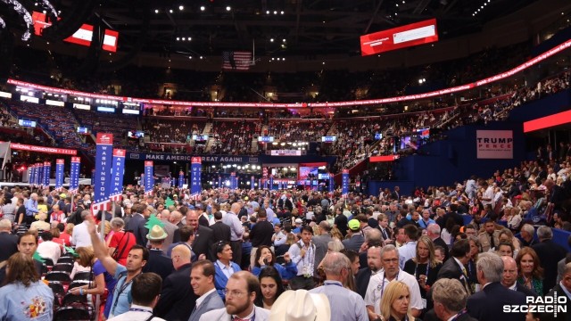 Donald Trump jest już oficjalnie kandydatem partii republikańskiej w wyborach prezydenckich w USA. Miliarder zmierzy się w nich z demokratką Hillary Clinton i niezależnymi kandydatami.
