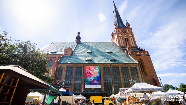 Regionalne smaki zagościły w okolicy szczecińskiej katedry. Ruszył 8. Jarmark Jakubowy. W tegorocznej edycji imprezy bierze udział ponad 300 wystawców z Polski i zagranicy.