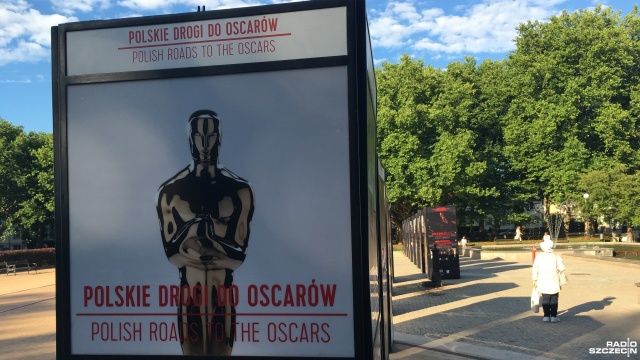Zdjęcia aktorów, reżyserów i kompozytorów, planów filmowych i kadry z najciekawszych polskich filmów można oglądać na Jasnych Błoniach w Szczecinie.