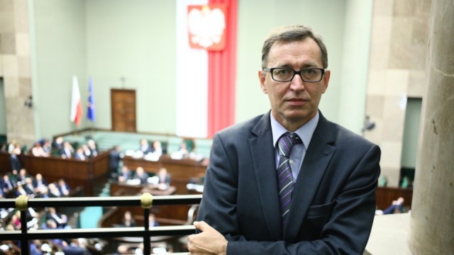 Nowy prezes Instytutu Pamięci Narodowej zaprzysiężony. Jarosław Szarek złożył uroczyste ślubowanie w Sejmie.