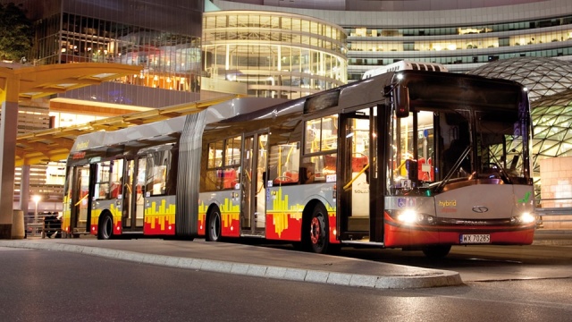 Komunikacja Autobusowa w Świnoujściu zamierza kupić sześć nowych pojazdów. Część z ekologicznym napędem hybrydowym - informuje portal iświnoujście.