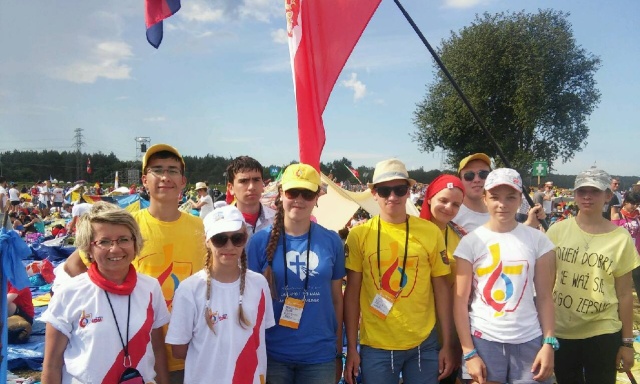 Blisko 200 osób z archidiecezji szczecińsko-kamieńskiej podczas ŚDM mieszkało 25 km od Krakowa w Rybnej. Noc z soboty na niedzielę spędzili w Brzegach na czuwaniu z papieżem.