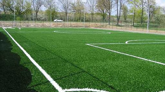 Kompleks boisk sportowych w Starym Czarnowie po siedmiu latach użytkowania będzie odnowiony.
