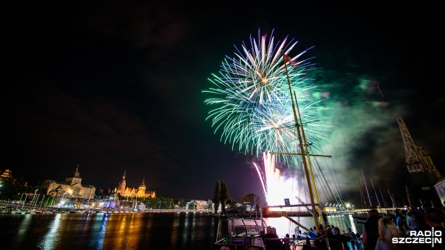 Wystrzałowo i kolorowo było na Wałach Chrobrego w Szczecinie. W sobotę wieczorem odbyły się dwa ostatnie pokazy w ramach Festiwalu Sztucznych Pyromagic 2016.