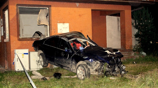 Od piątku doszło do 11 wypadków. Oprócz zabitych, 17 osób zostało rannych - taki jest wstępny bilans długiego weekendu na zachodniopomorskich drogach.