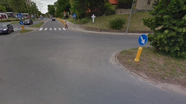 Koniec z niebezpiecznym skrzyżowaniem ulic Kolorowych Domów i Chłopskiej w Szczecinie. W tym miejscu powstanie rondo ułatwiające wyjazd z osiedla Bukowego.