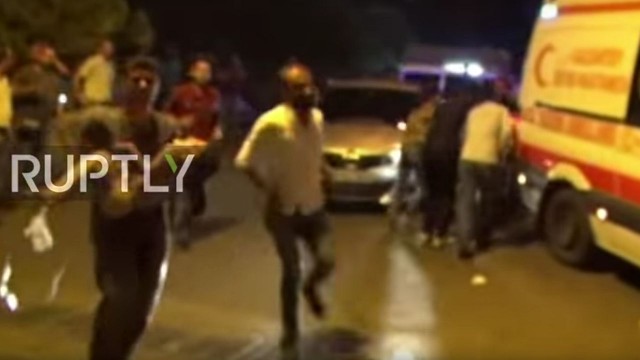 50 osób zginęło, a 94 zostały ranne po eksplozji bomby podczas wesela w Turcji, w pobliżu granicy z Syrią. O zamach podejrzewane jest tzw. Państwo Islamskie - podaje Polska Agencja Prasowa.