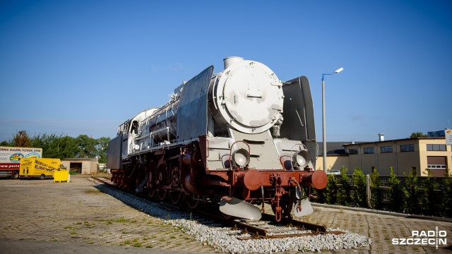 Ma blisko 70 lat i tylko dzięki determinacji trojga pasjonatów została uratowana przed zniszczeniem. Stargardzka Petucha, czyli lokomotywa parowa przechodzi remont.